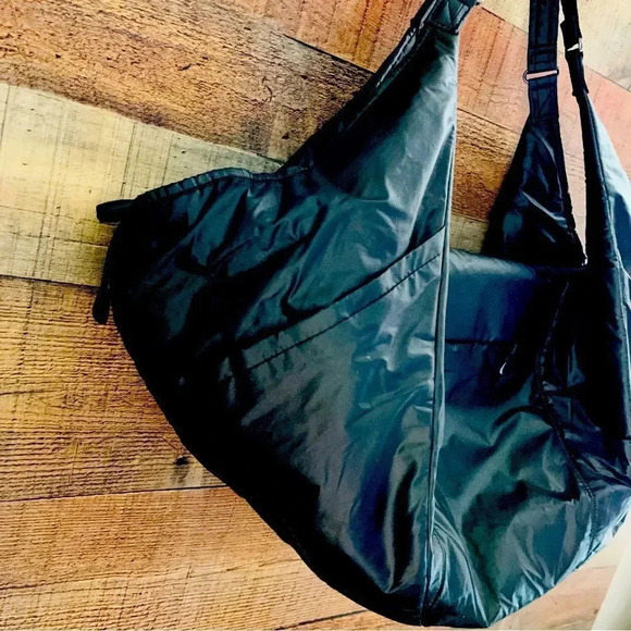 Nike Victory Gym Duffle Tote Workout Bag - Picture 6 of 13